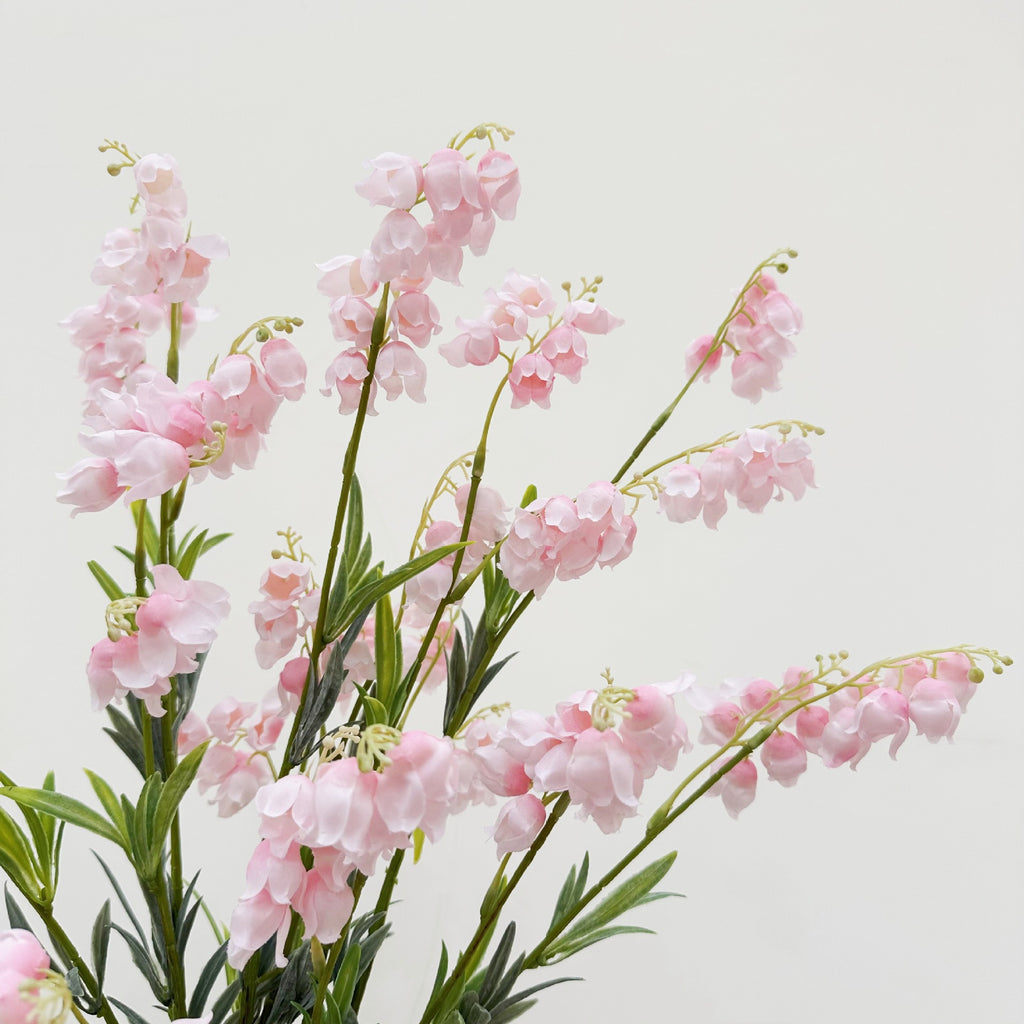 Artificial Flowers High-Quality Lily of the Valley Flowers INS Style Spring and Summer Dining Table Decoration Tabletop Ornament Room Home Decoration Wedding Engagement Birthday Graduation Celebration Festival Event Party Scene Decoration