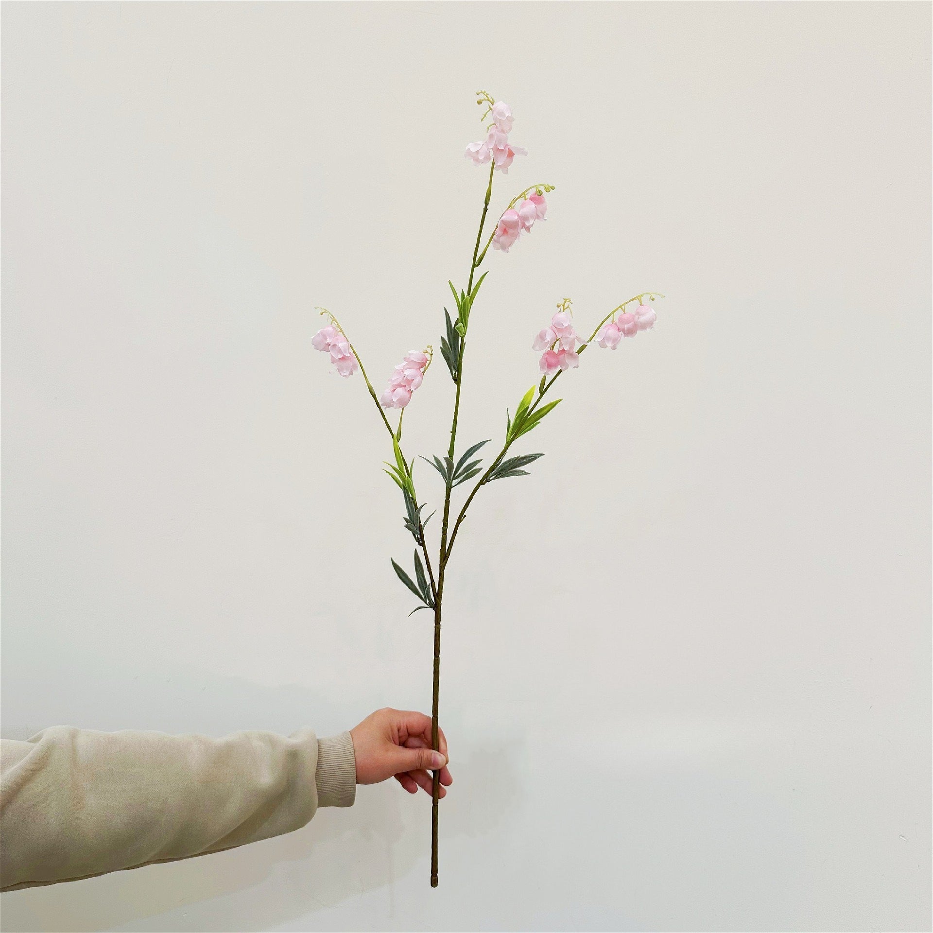 Artificial Flowers High-Quality Lily of the Valley Flowers INS Style Spring and Summer Dining Table Decoration Tabletop Ornament Room Home Decoration Wedding Engagement Birthday Graduation Celebration Festival Event Party Scene Decoration
