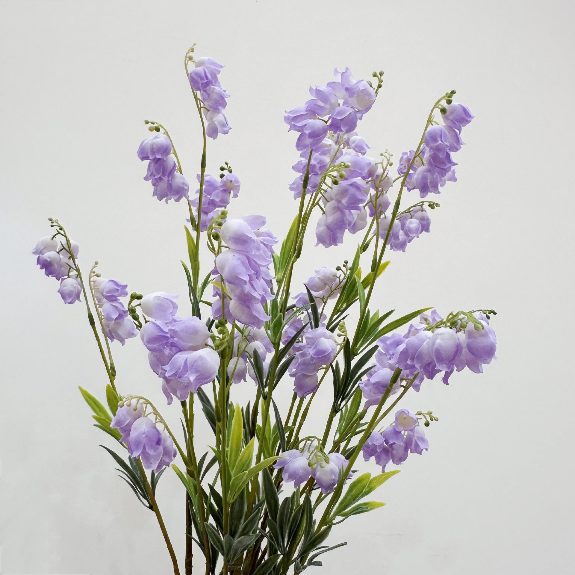 Artificial Flowers High-Quality Lily of the Valley Flowers INS Style Spring and Summer Dining Table Decoration Tabletop Ornament Room Home Decoration Wedding Engagement Birthday Graduation Celebration Festival Event Party Scene Decoration