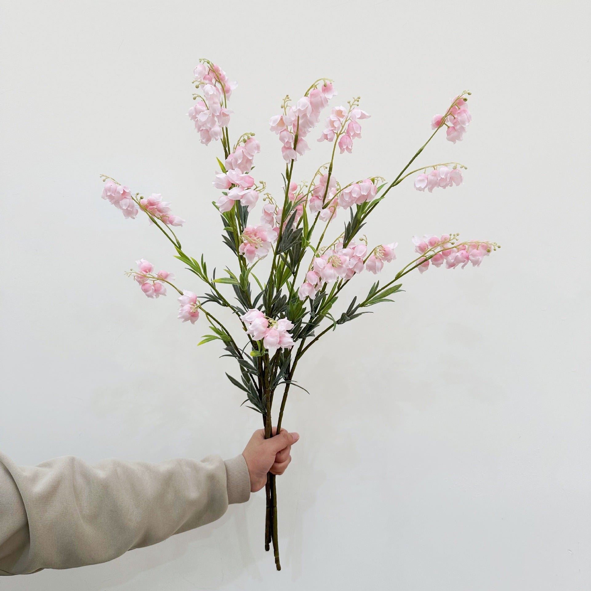 Artificial Flowers High-Quality Lily of the Valley Flowers INS Style Spring and Summer Dining Table Decoration Tabletop Ornament Room Home Decoration Wedding Engagement Birthday Graduation Celebration Festival Event Party Scene Decoration